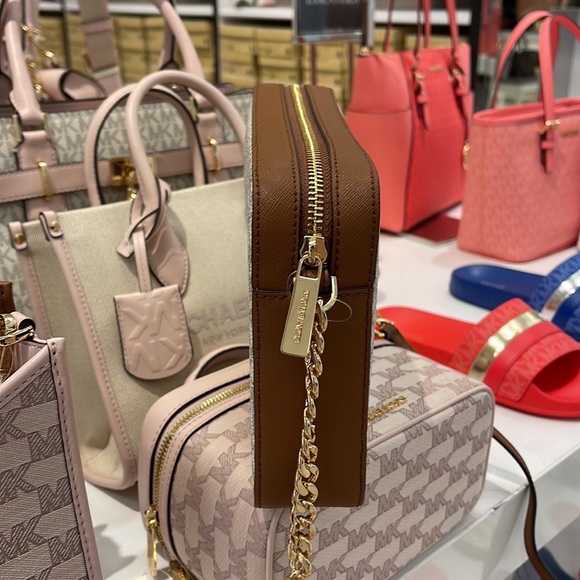 Michael Kors Jet Set Item Large East West Zip Crossbody Vanilla - Picture 6 of 16